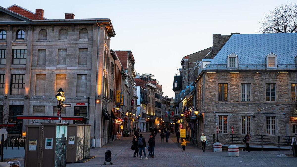 Spacious Two Stories In Old Port Free Parking *