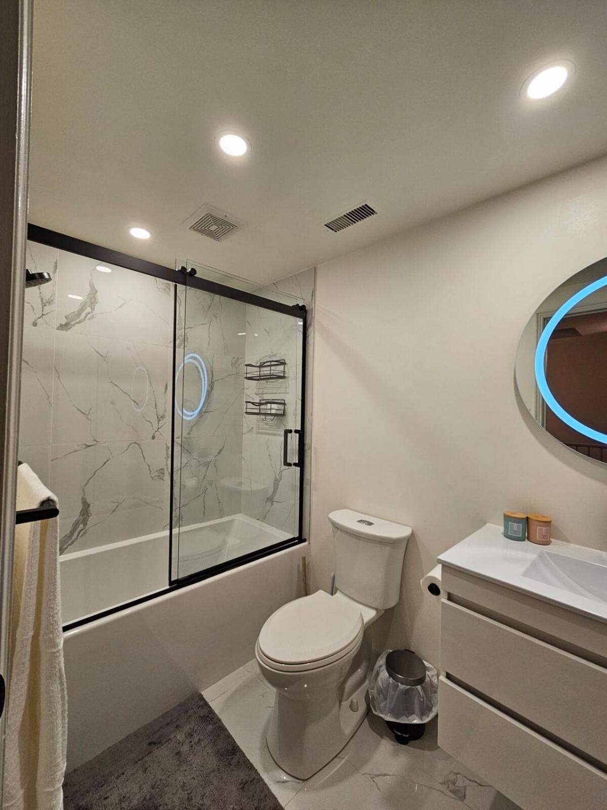 Apartamento Spacious Two Stories In Old Port Free Parking *