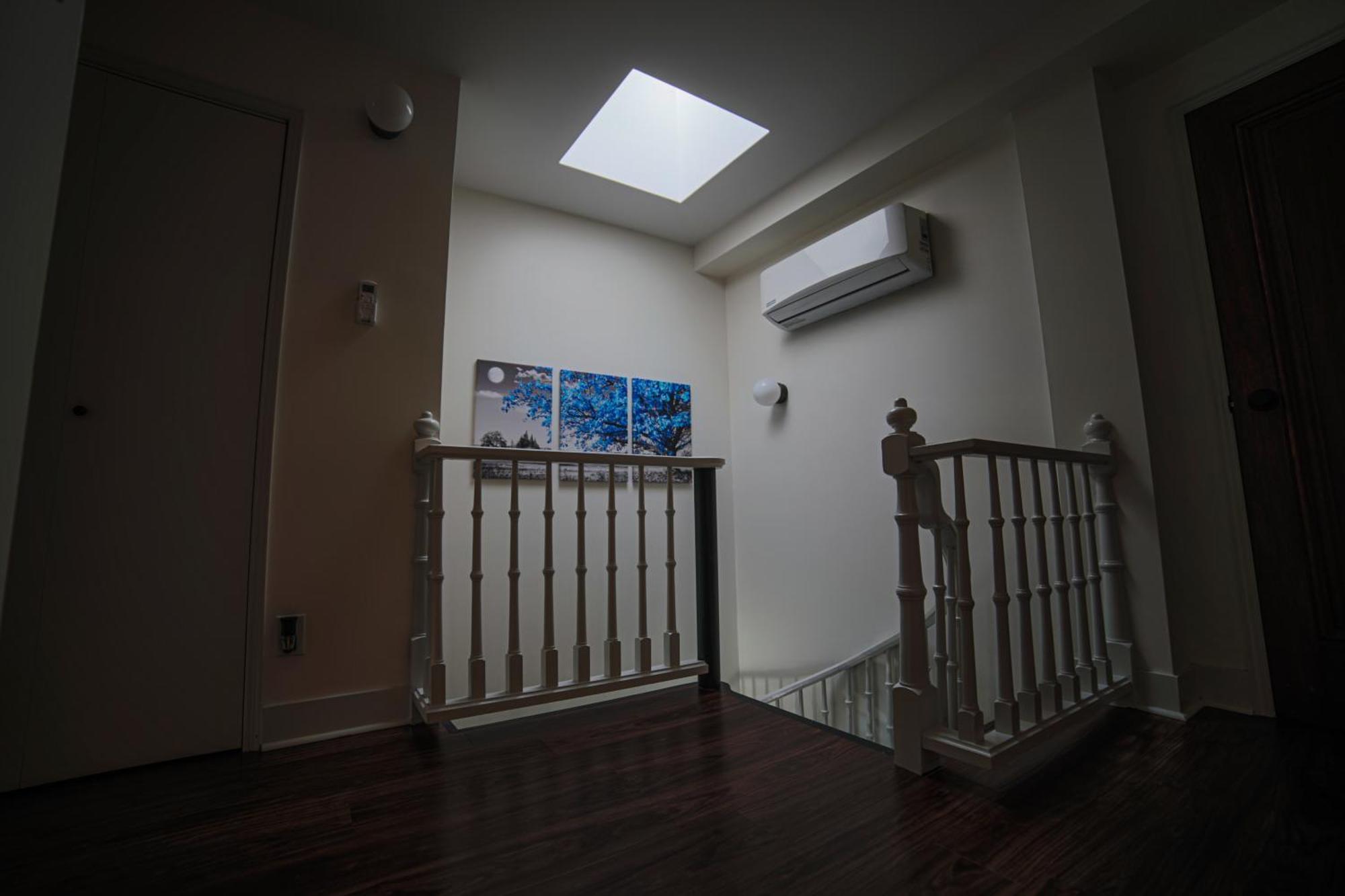Spacious Two Stories In Old Port Free Parking * Montreal