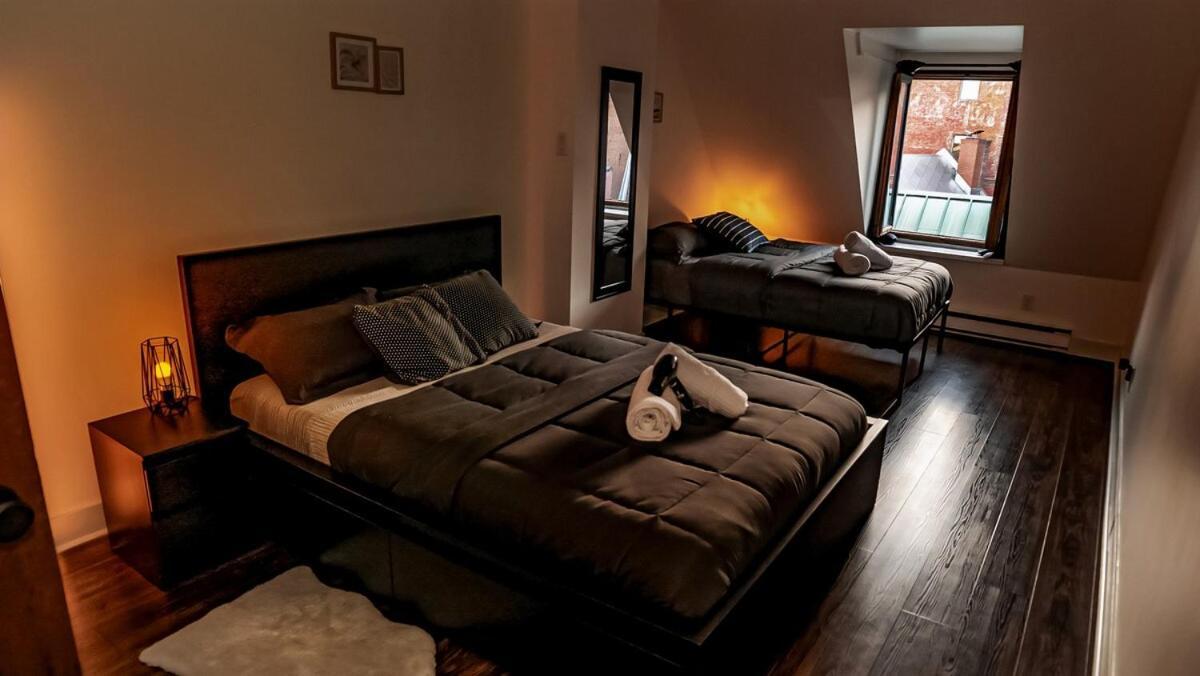 Spacious Two Stories In Old Port Free Parking Appartement Montréal