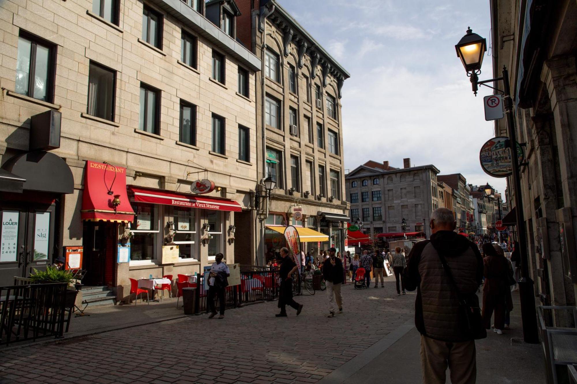 Spacious Two Stories In Old Port Free Parking Appartement